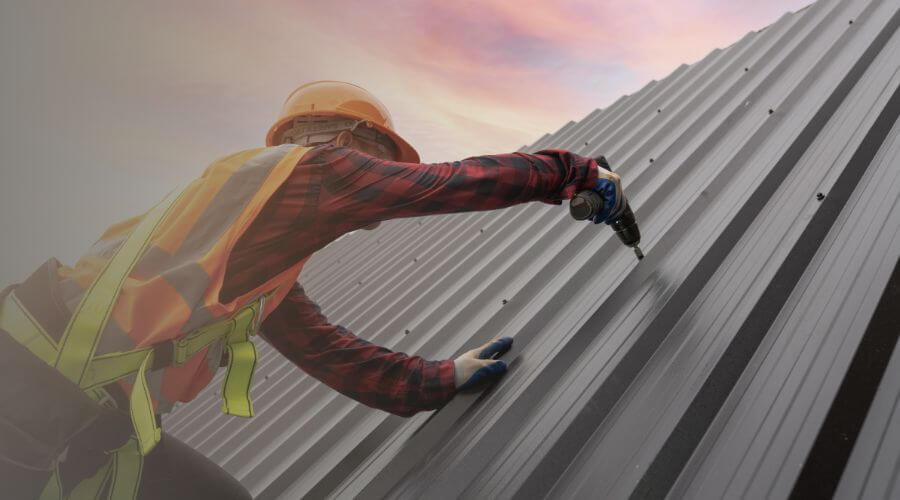 Professional gutter cleaning in Signal Hill, CA